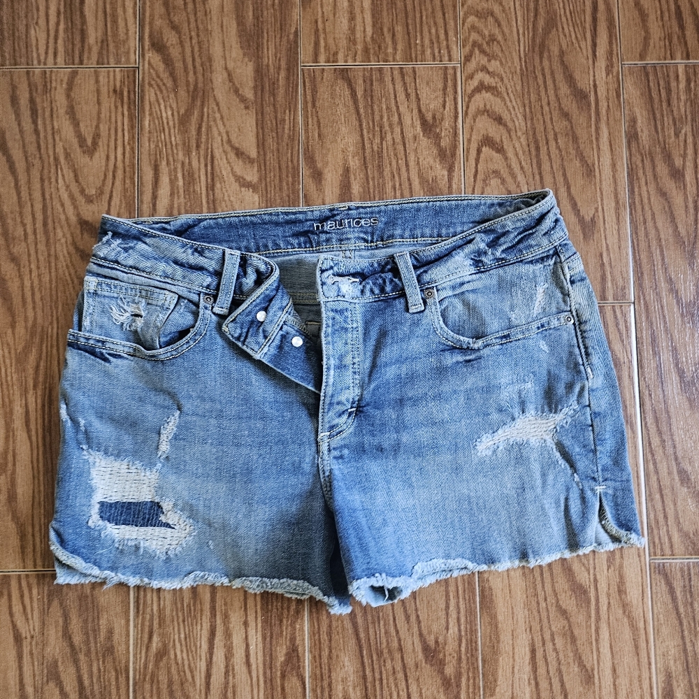 Maurice's Distressed Denim Cuttoff Shorts Sz 9/10